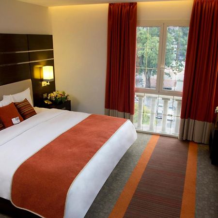 Hotel Altamira Village Caracas Bagian luar foto