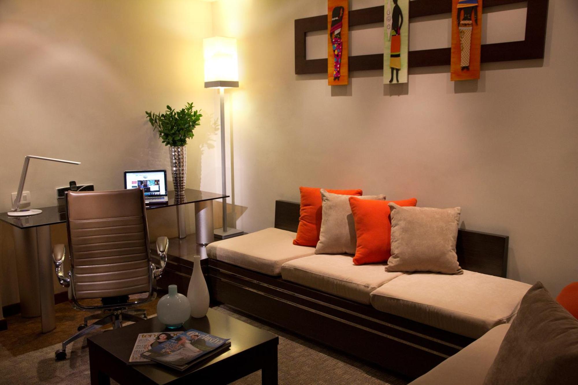 Hotel Altamira Village Caracas Bagian luar foto