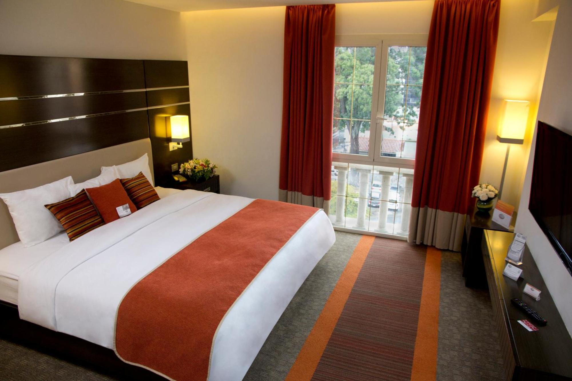 Hotel Altamira Village Caracas Bagian luar foto