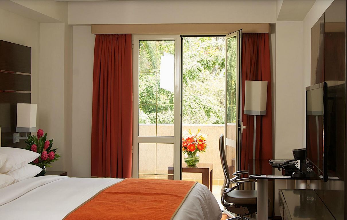 Hotel Altamira Village Caracas Bagian luar foto